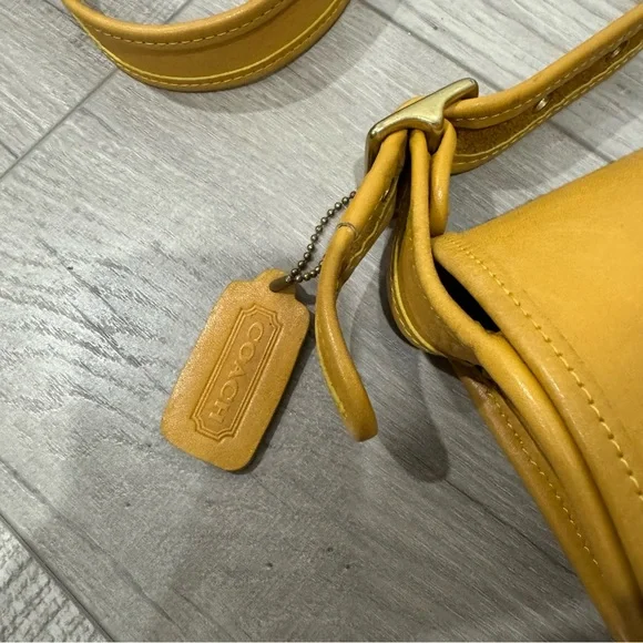 Vintage Soft Leather Crossbody Bag - Picture 3 of 15